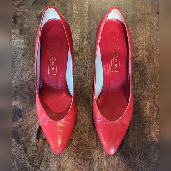 Vintage Evan Picone Vibrant Cherry Red Leather Kitten Heels 8 N Made In Italy - Picture 1 of 6
